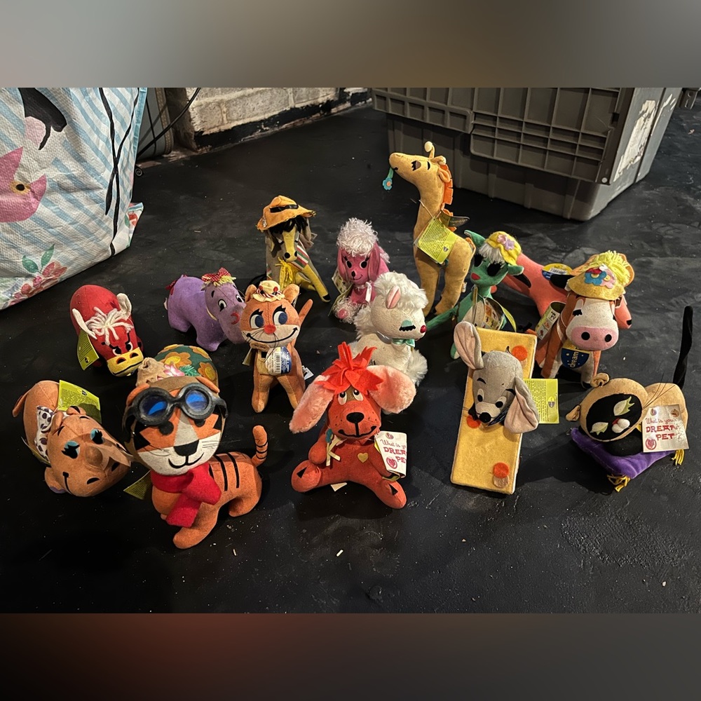 Lot of 16 Dream Pets (Re-Release)